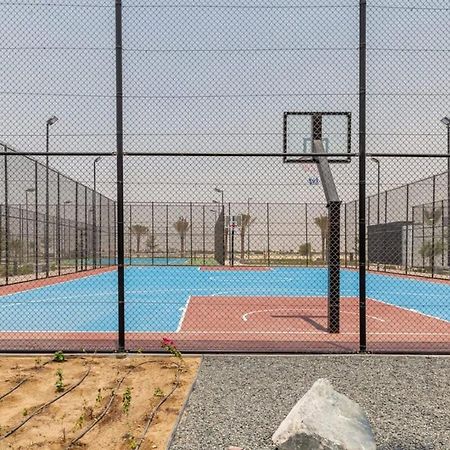 Frank Porter - The Pulse Residences Dubai Bagian luar foto