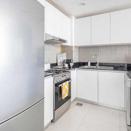 Frank Porter - The Pulse Residences Dubai Bagian luar foto