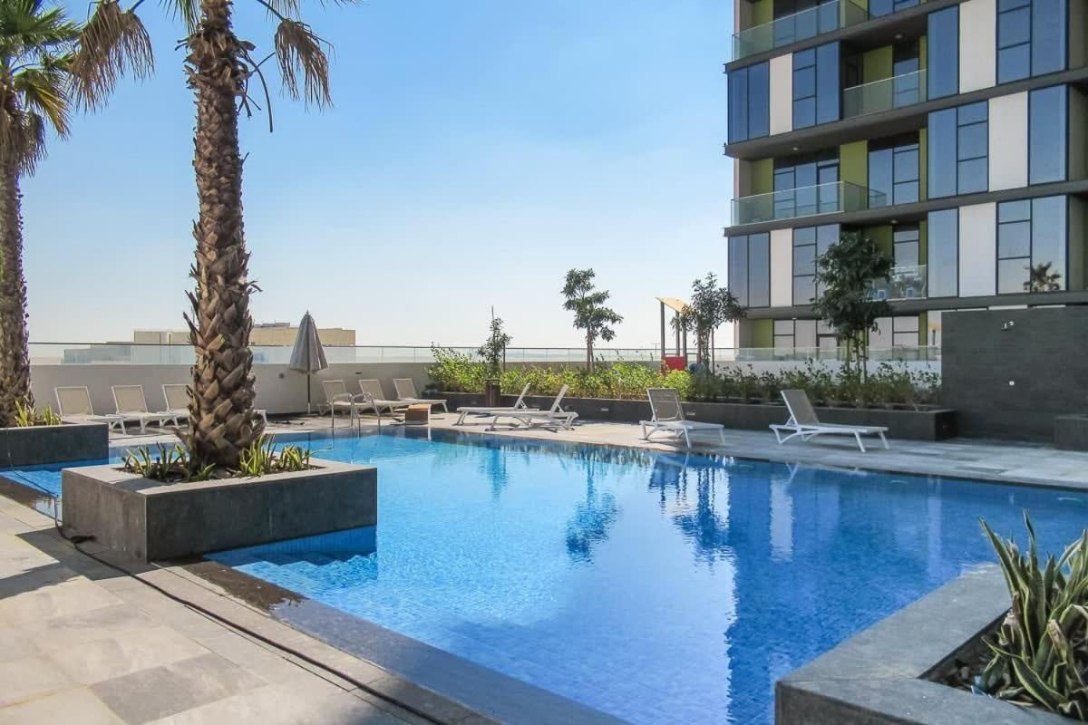 Frank Porter - The Pulse Residences Dubai Bagian luar foto