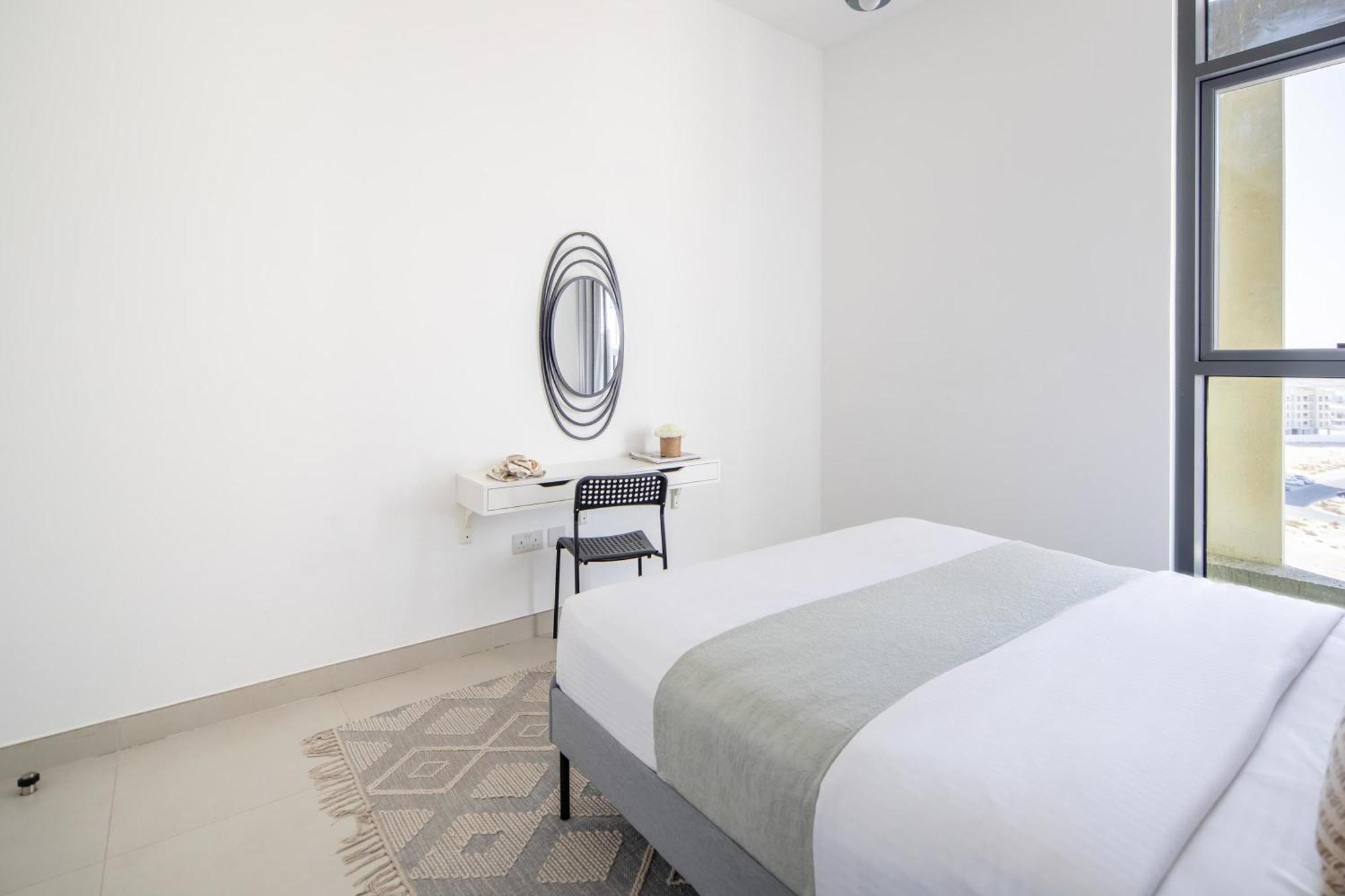 Frank Porter - The Pulse Residences Dubai Bagian luar foto