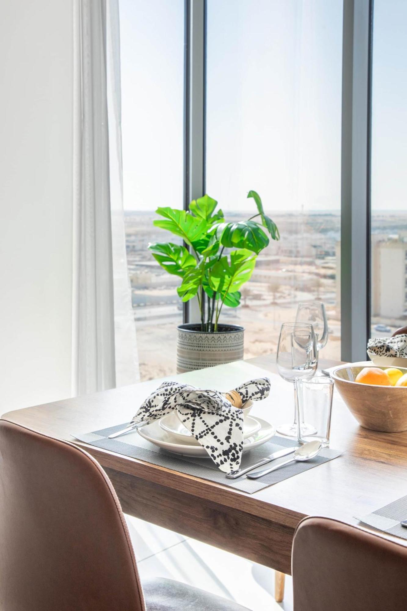 Frank Porter - The Pulse Residences Dubai Bagian luar foto