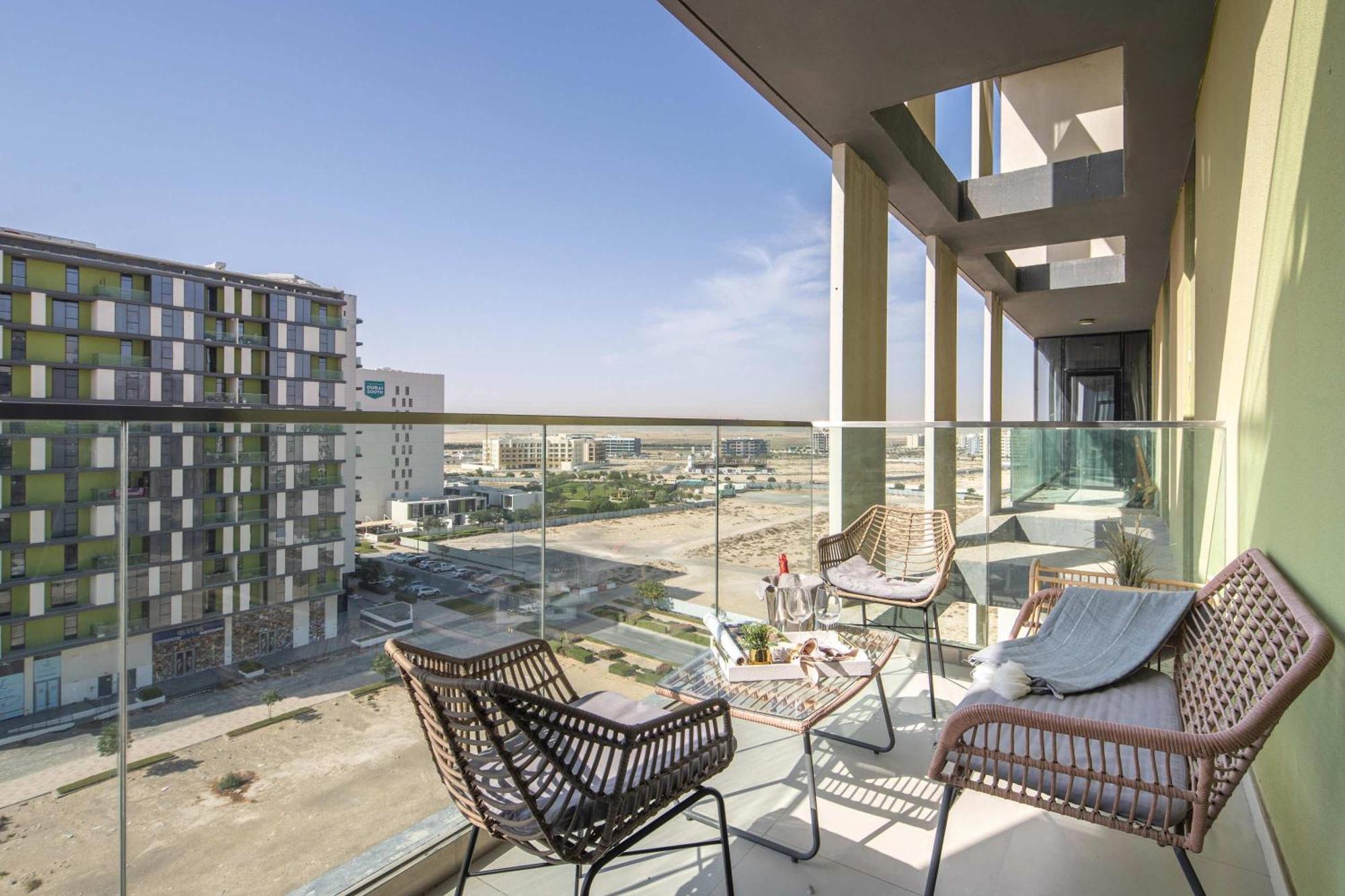 Frank Porter - The Pulse Residences Dubai Bagian luar foto